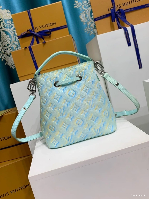 First bag VUITTON BB NÉONOÉ LOUIS 0808